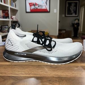 Brooks Levitate StealthFit 5.0